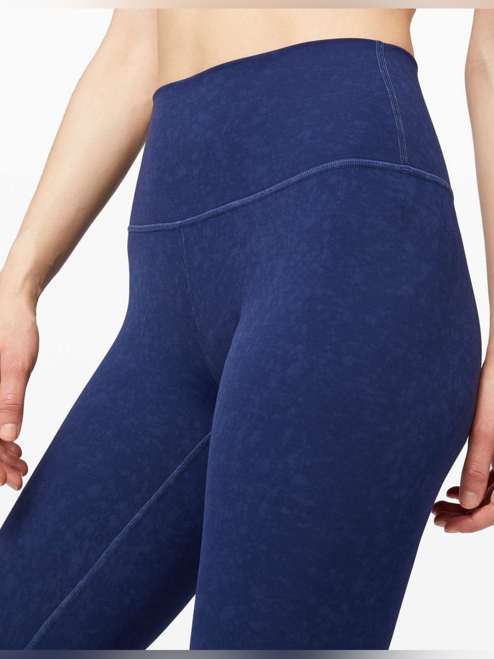 Lululemon Wunder Under High-Rise Tight 25"
*Spray Full-On Luxtreme size 6
